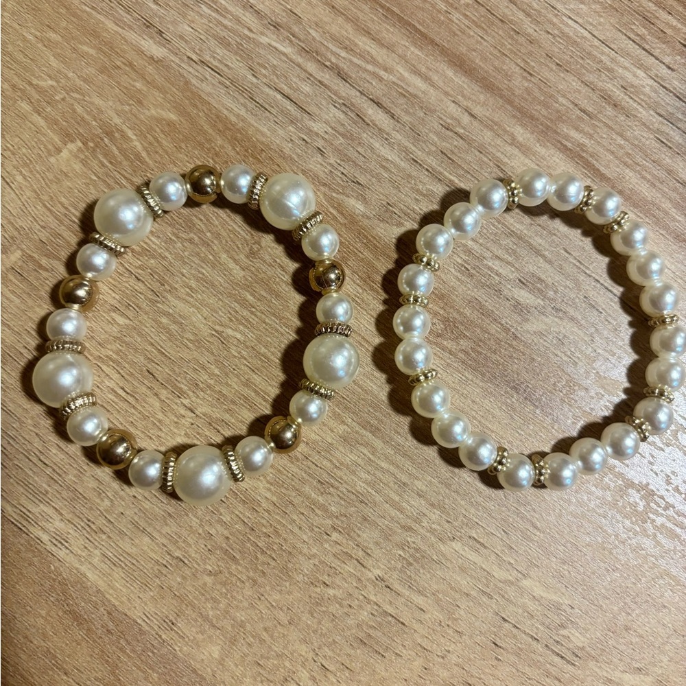 Beautiful Set of 2 Gold Pearl Bracelets - Picture 2 of 2